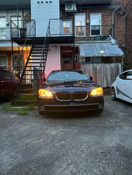 BMW 7 Series 2009 photo 5