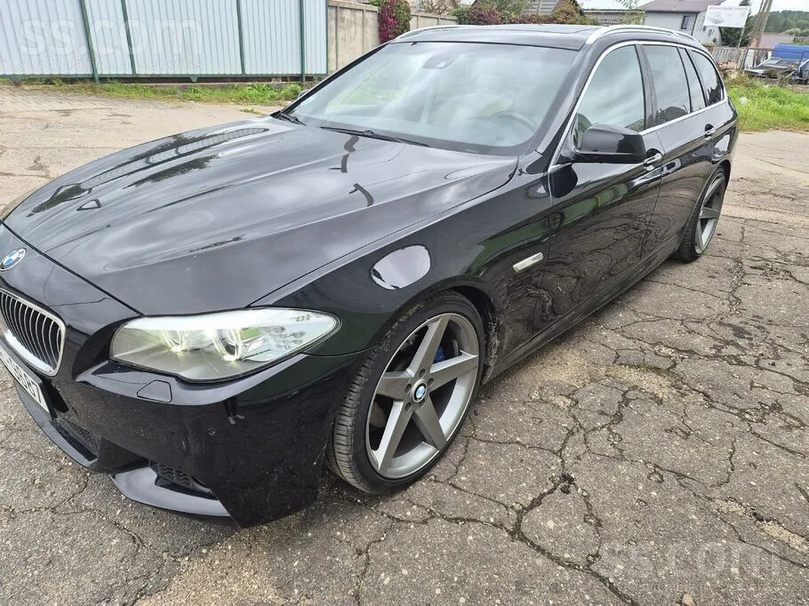 BMW 520D Touring 2012 photo 5