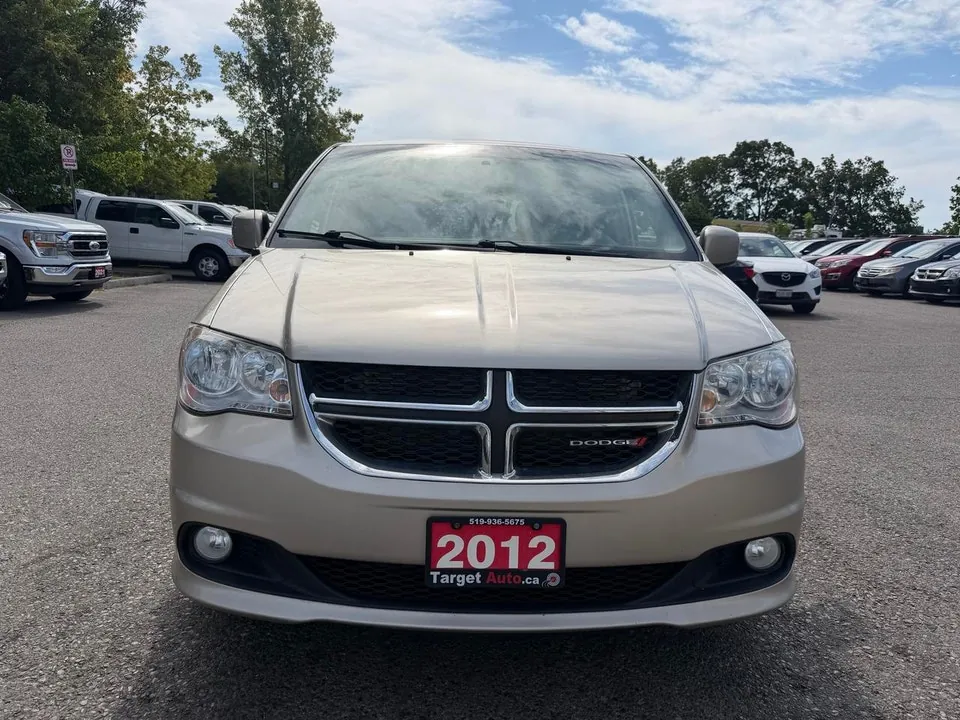 Dodge Grand Caravan 2012 photo 2