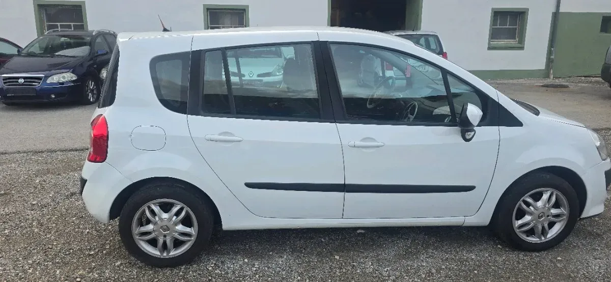 Renault Modus 2010 photo 2
