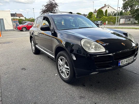 Porsche Cayenne 2004 photo 2