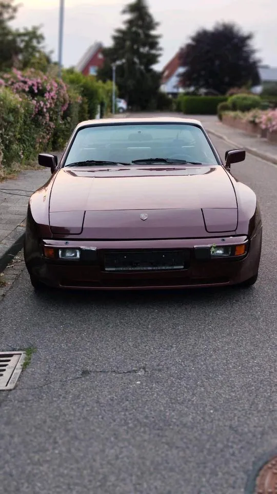 Porsche 944