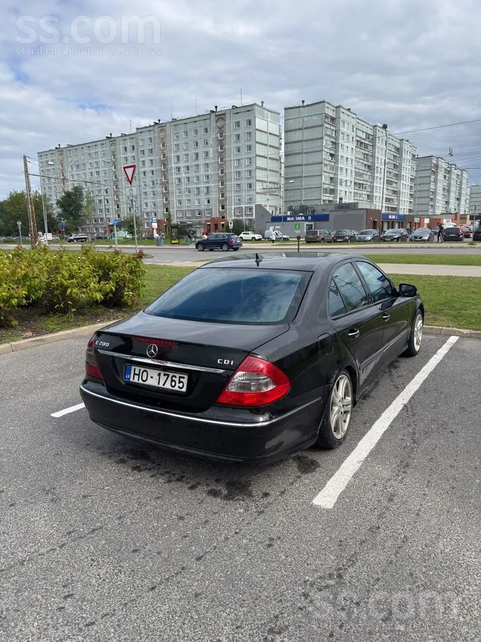 Mercedes-Benz E200 2006 photo 3