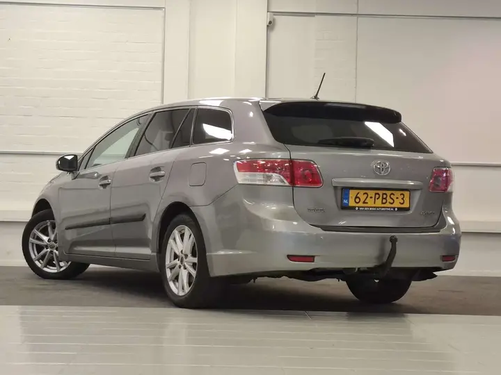 Toyota Avensis 2011 photo 5