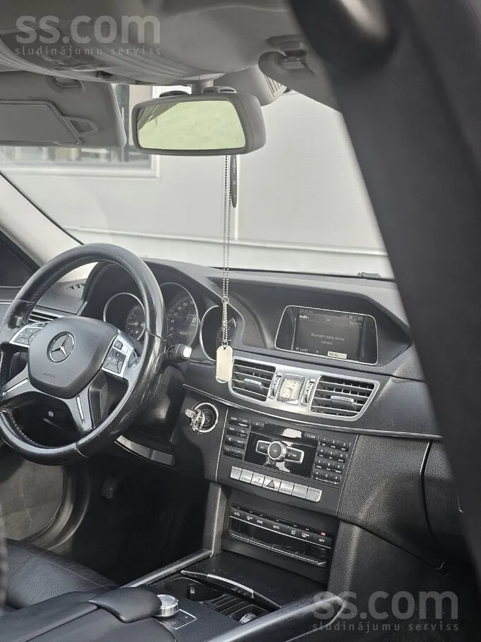 Mercedes-Benz E200 2014 photo 5