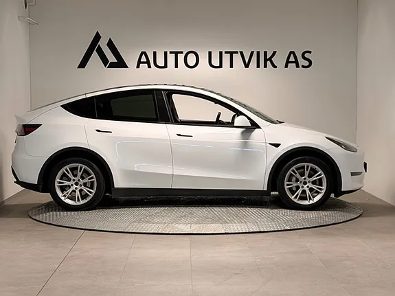 Tesla Model Y 2022 photo 2