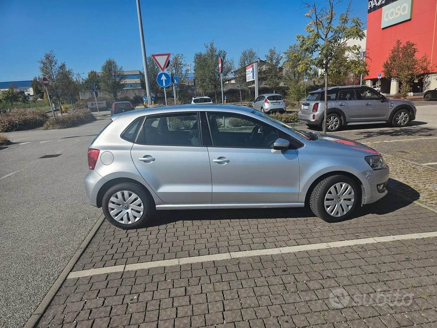 Volkswagen Polo 2012 photo 2