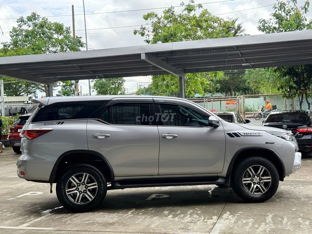 Toyota Fortuner 2024 photo 4