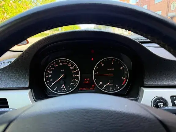 BMW 320D 2009 photo 4