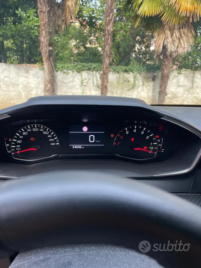 Peugeot 208 2024 photo 4