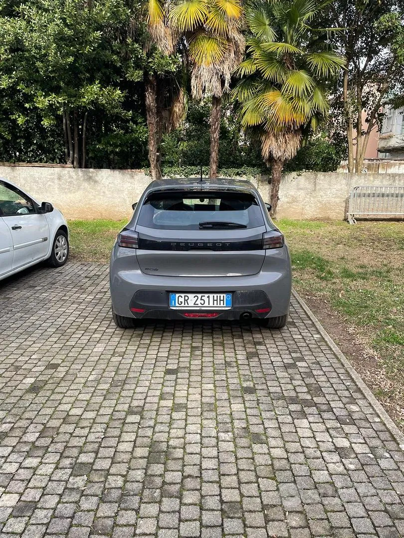Peugeot 208 2024 photo 3