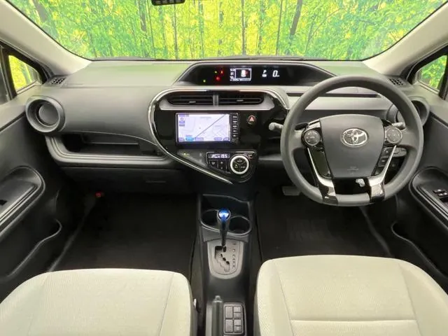 Toyota Aqua 2018 photo 2
