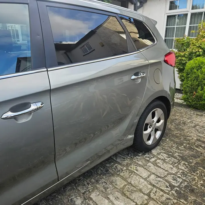 Kia Carens 2015 photo 2