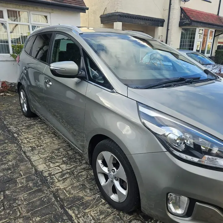 Kia Carens 2015 photo 3