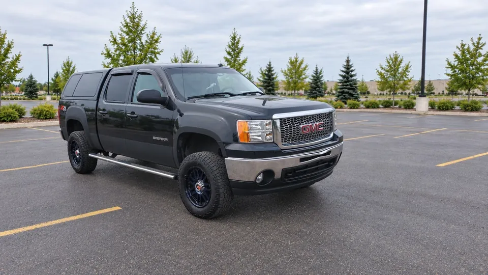 GMC Sierra 1500 2010 photo 2