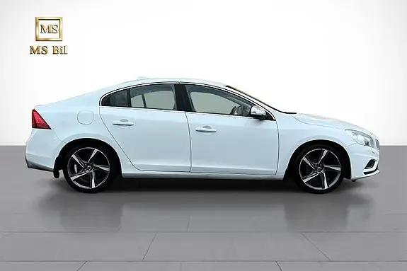 Volvo S60 2012 photo 4