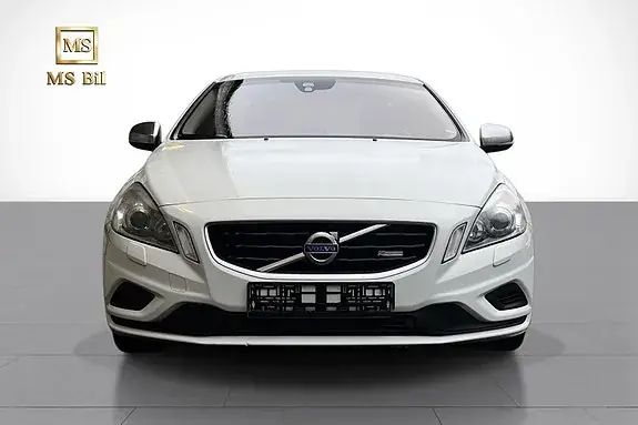 Volvo S60 2012 photo 2