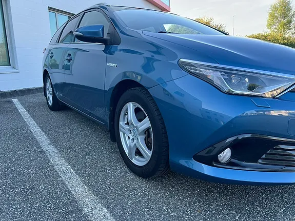 Toyota Auris 2016 photo 5