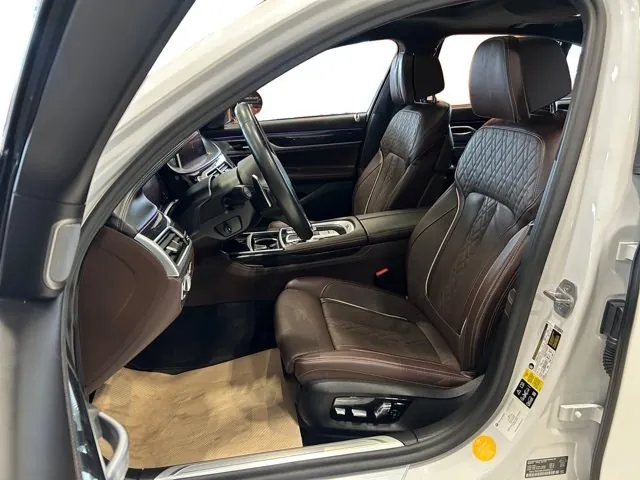 BMW 7 Series 2020 photo 5