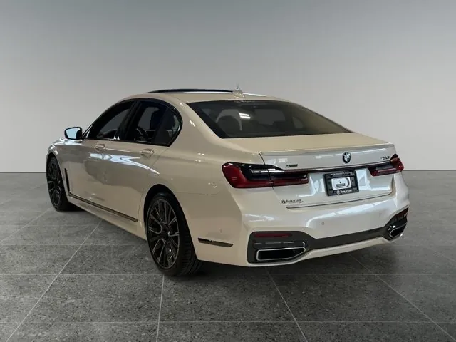 BMW 7 Series 2020 photo 2