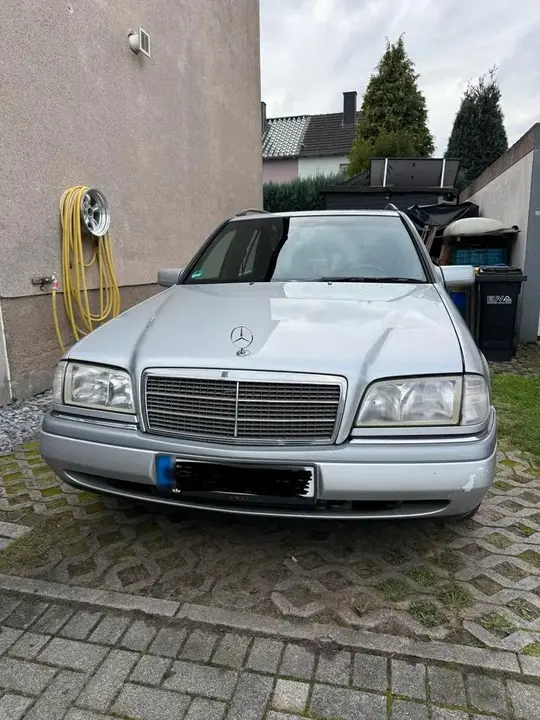 Mercedes-Benz C180