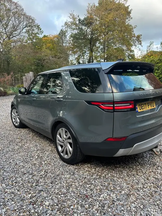 Land Rover Discovery 2017 photo 2