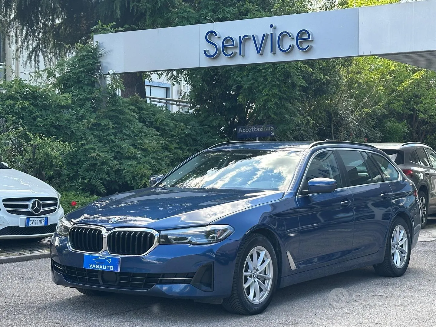 BMW 5 Series 2022 photo 2