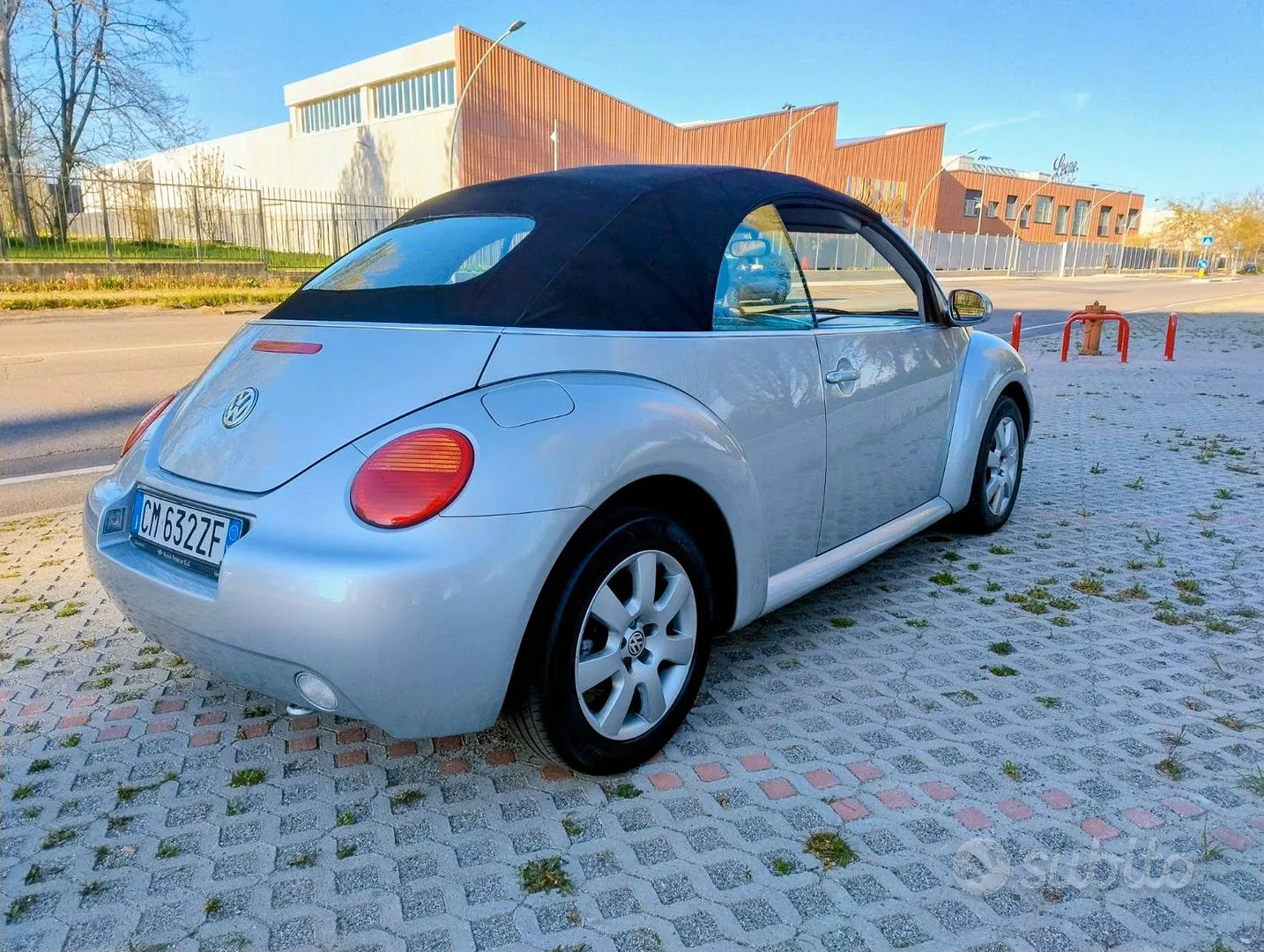 Volkswagen New Beetle 2004 photo 4