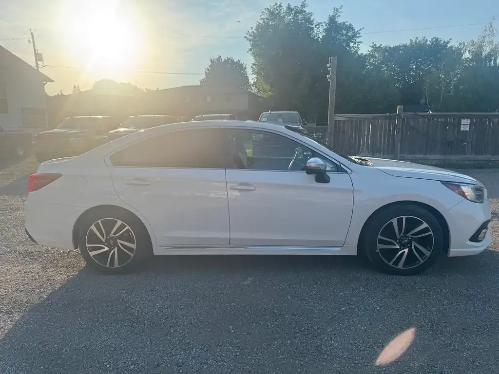 Subaru Legacy 2018 photo 4