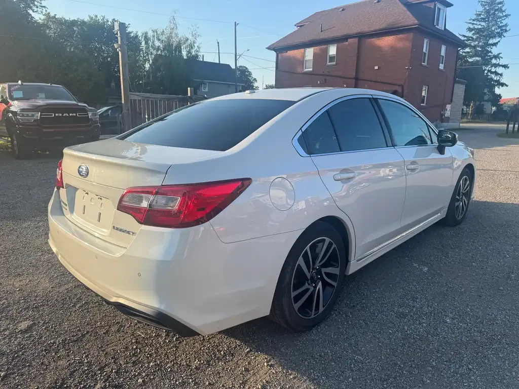 Subaru Legacy 2018 photo 5