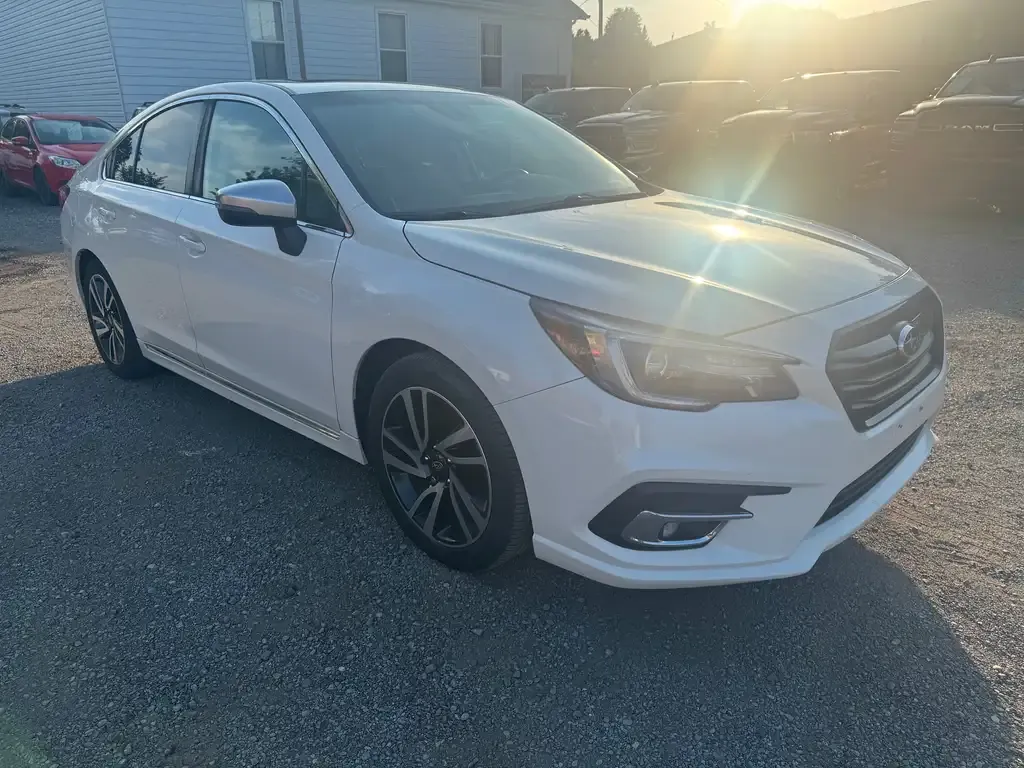 Subaru Legacy 2018 photo 3
