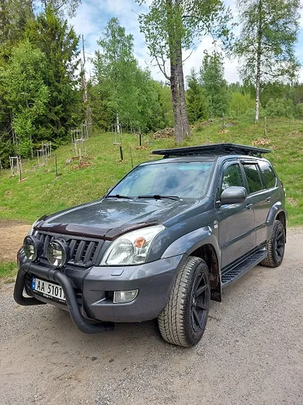 Toyota Land Cruiser 2005 photo 2