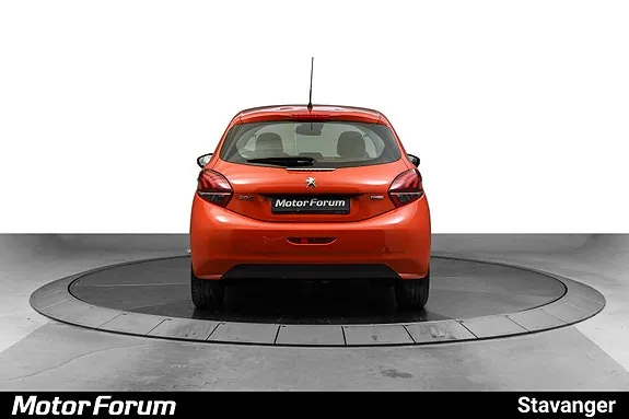 Peugeot 208 2017 photo 2