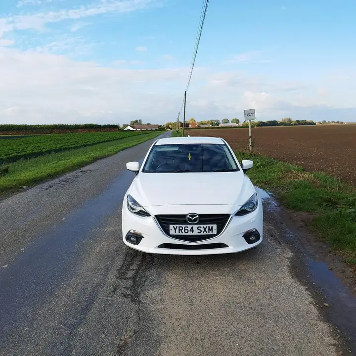 Mazda Mazda3 2014 photo 2