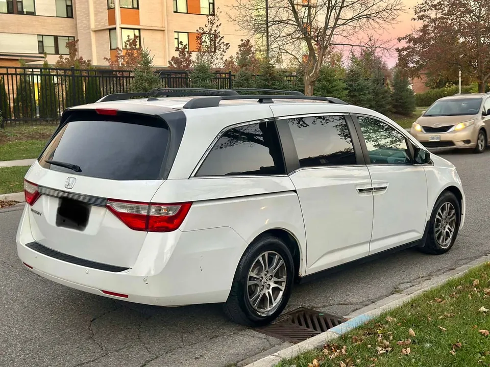 Honda Odyssey 2012 photo 4