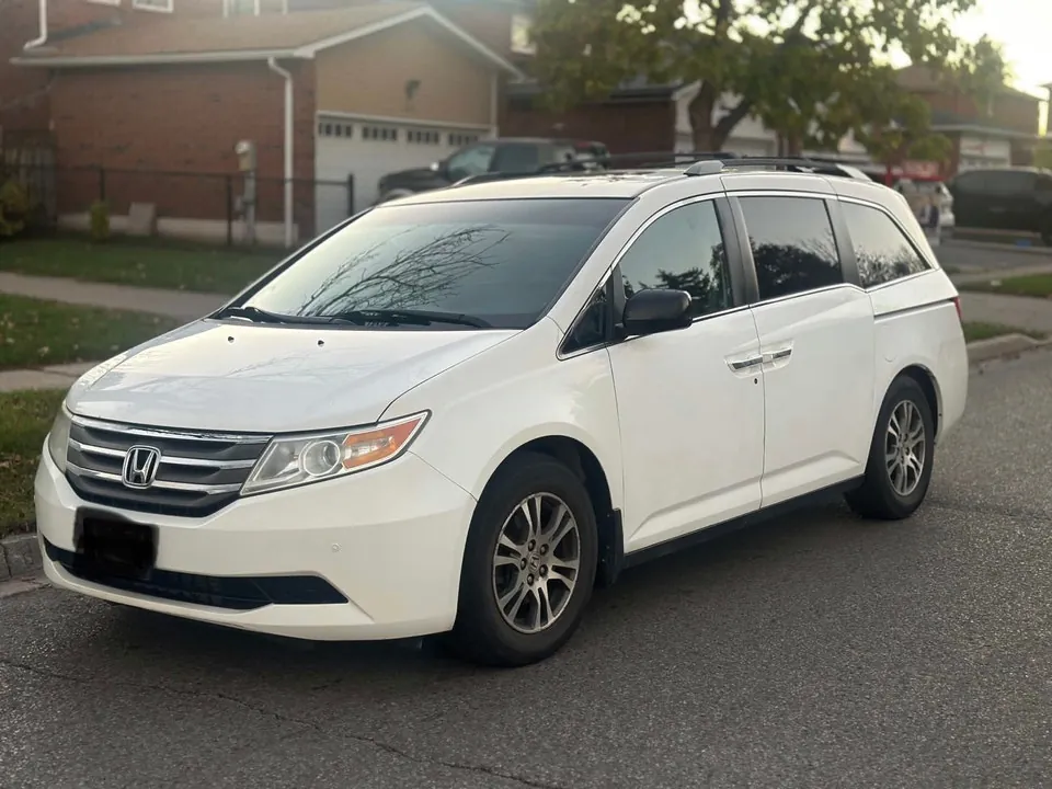 Honda Odyssey 2012 photo 2