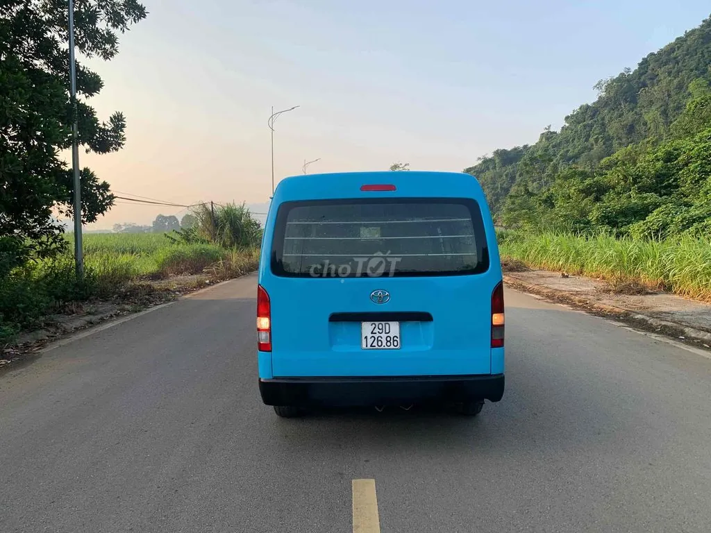 Toyota Hiace 2005 photo 4