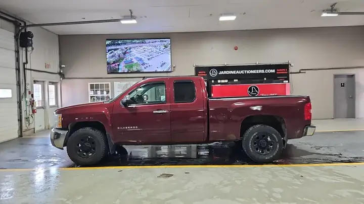 Chevrolet Silverado 1500 2013 photo 2
