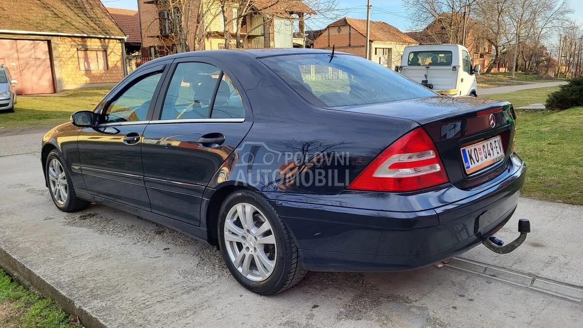Mercedes-Benz C-Class 2004 photo 3