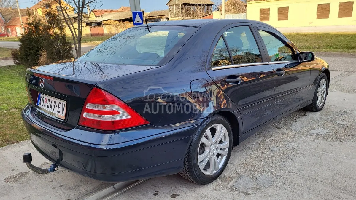 Mercedes-Benz C-Class 2004 photo 5