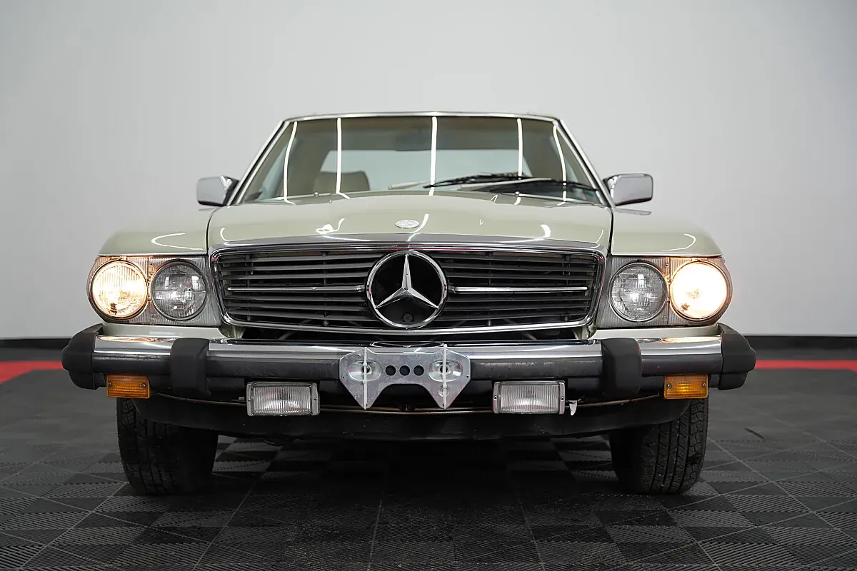 Mercedes-Benz Sl-Class 1984 photo 4