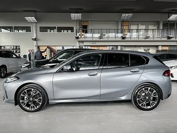 BMW 120 2026 photo 3