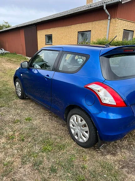 Suzuki Swift 2010 photo 3