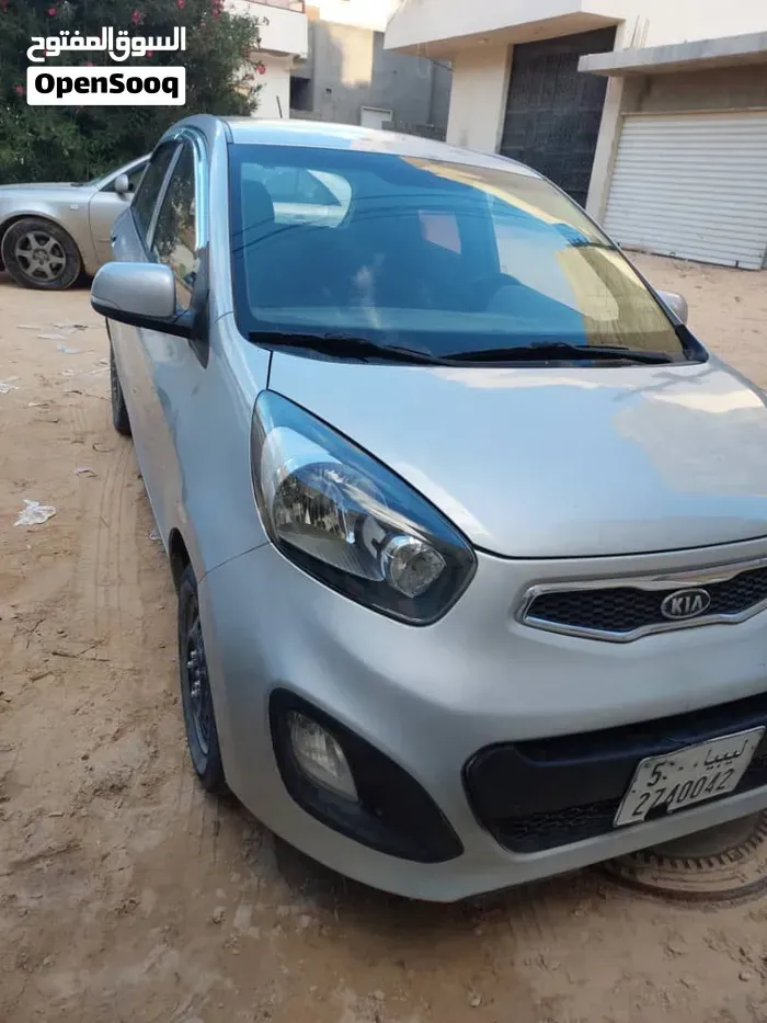 Kia Picanto 2012 photo 2