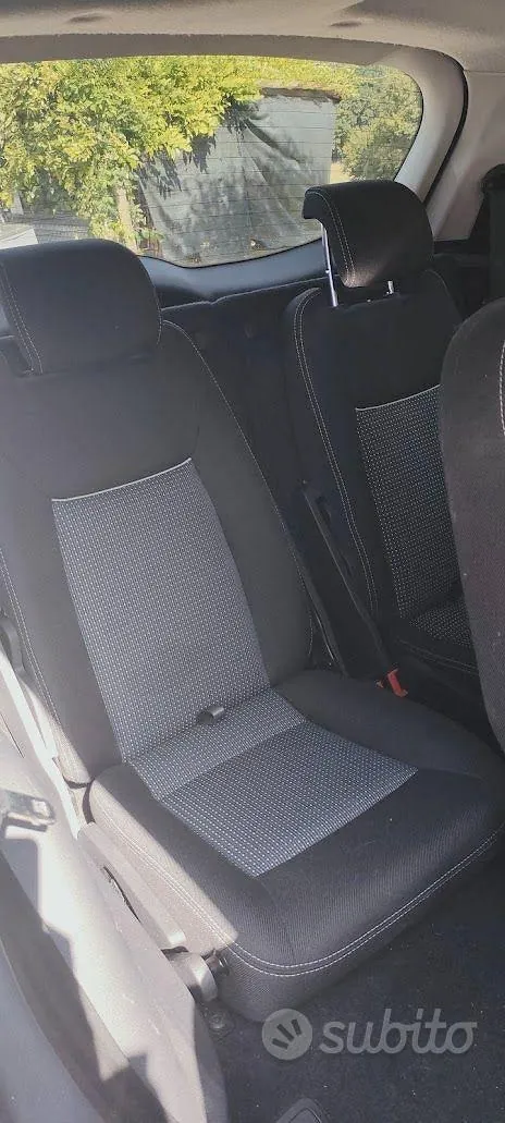 Ford S-Max 2014 photo 4