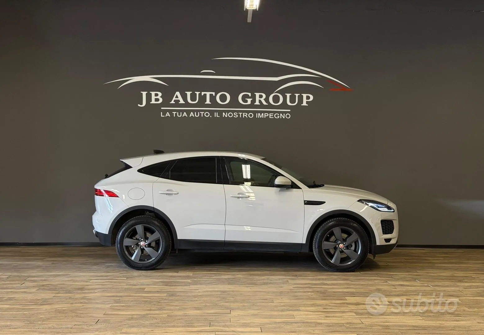 Jaguar E-Pace 2020 photo 5