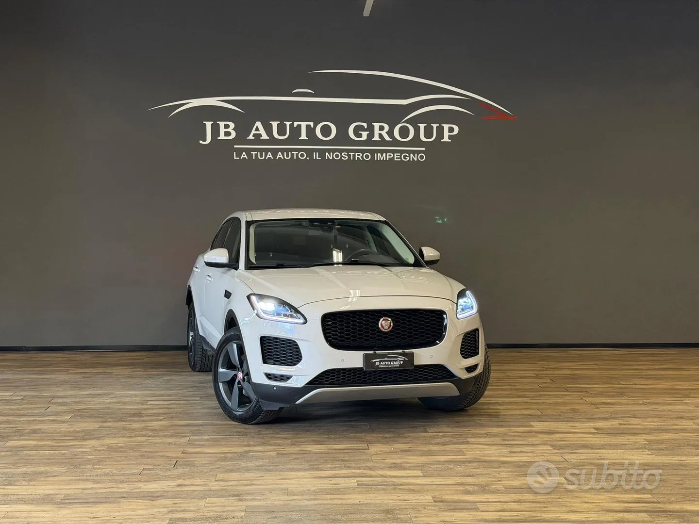 Jaguar E-Pace 2020 photo 2