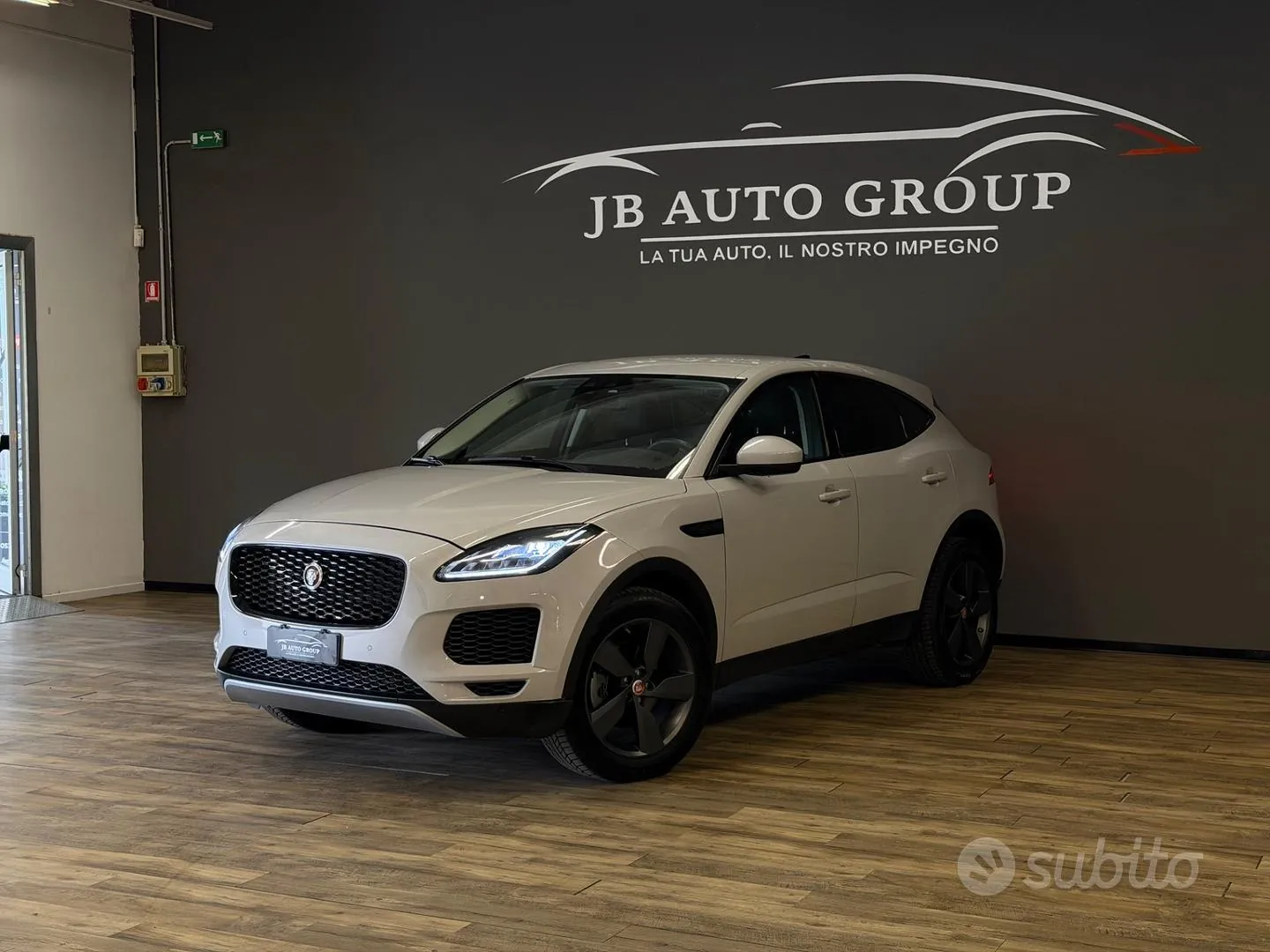 Jaguar E-Pace 2020 photo 4