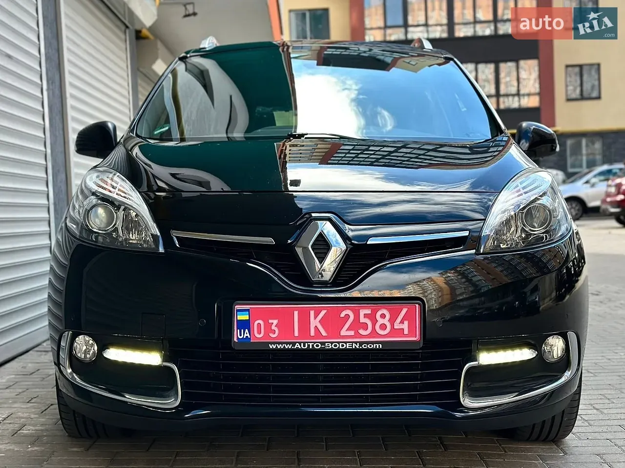 Renault Grand Scenic 2015 photo 2