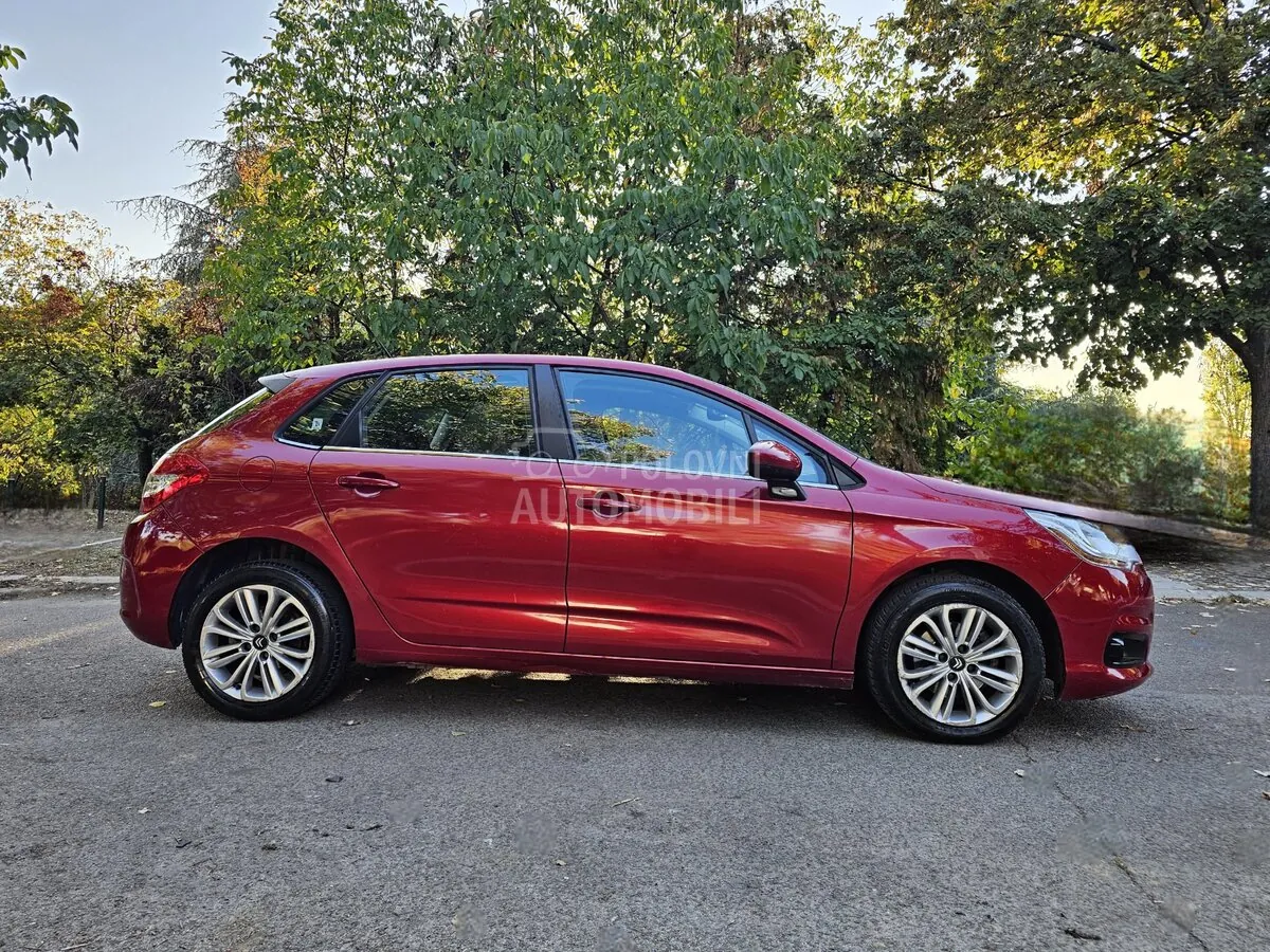 Citroen C4 2015 photo 2